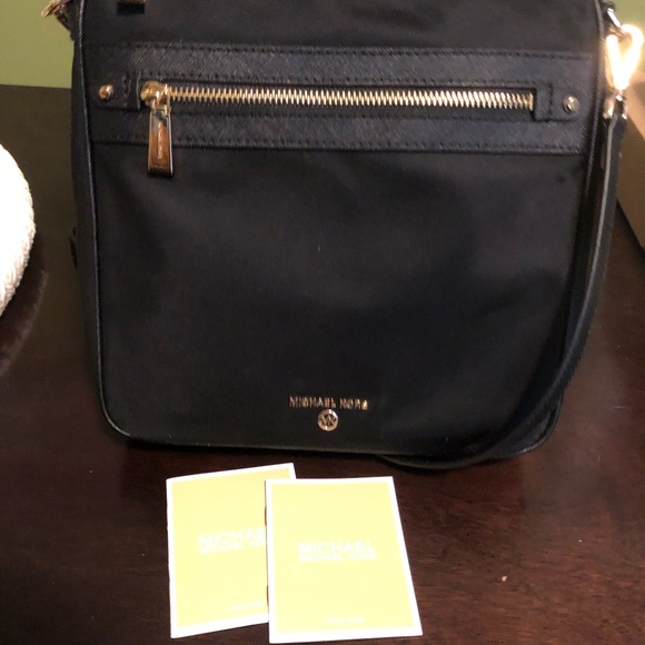 michael kores purse - Picture 3 of 4